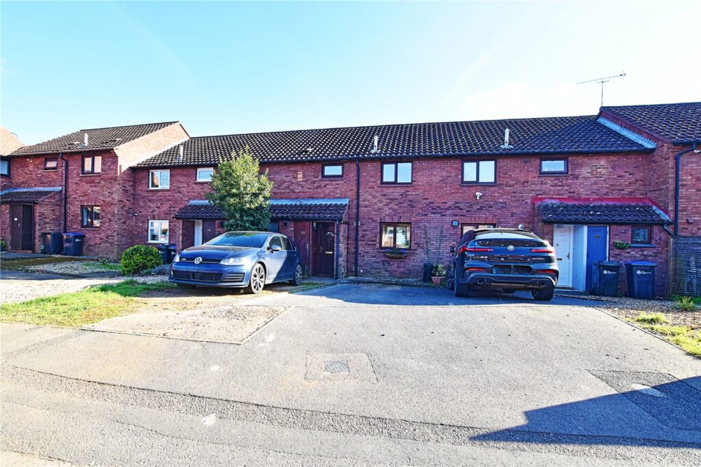 Lark Rise, Woodfield, Northampton, NN3 8QT