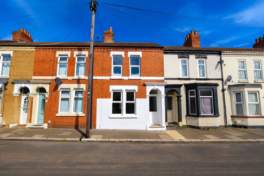 Newcombe Road, St James, Northampton, NN5 7AZ