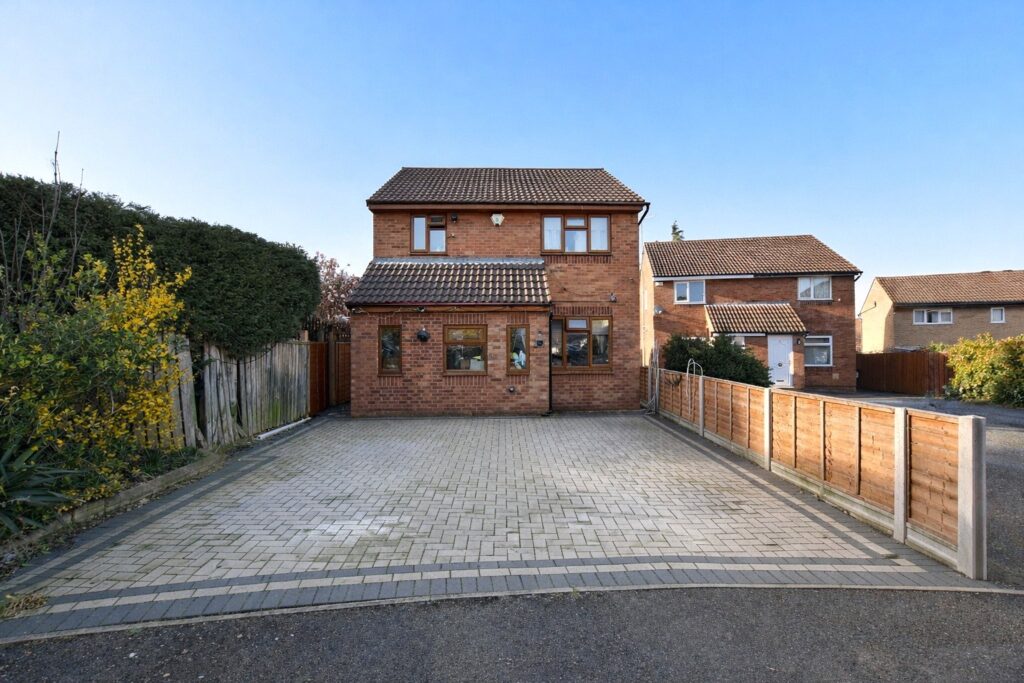 Piccadilly Close, Roselands, Northampton, NN4 8RU
