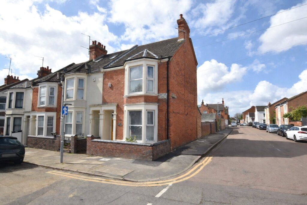 Bostock Avenue, Abington, Northampton, NN1 4LW