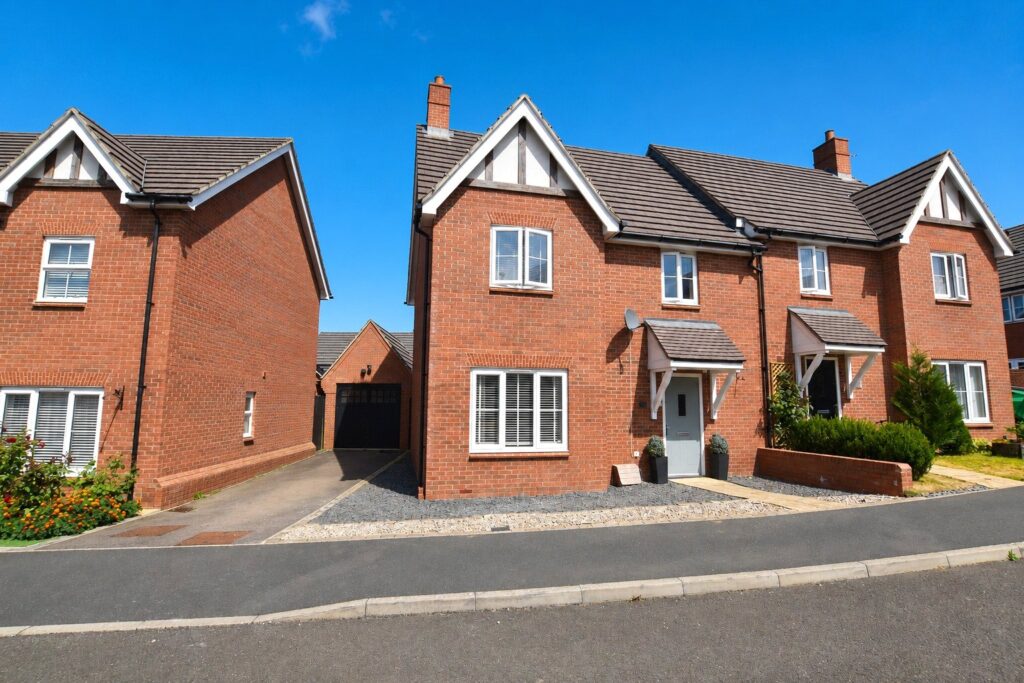 Badeslade, Boughton, Northampton, NN2 8FH