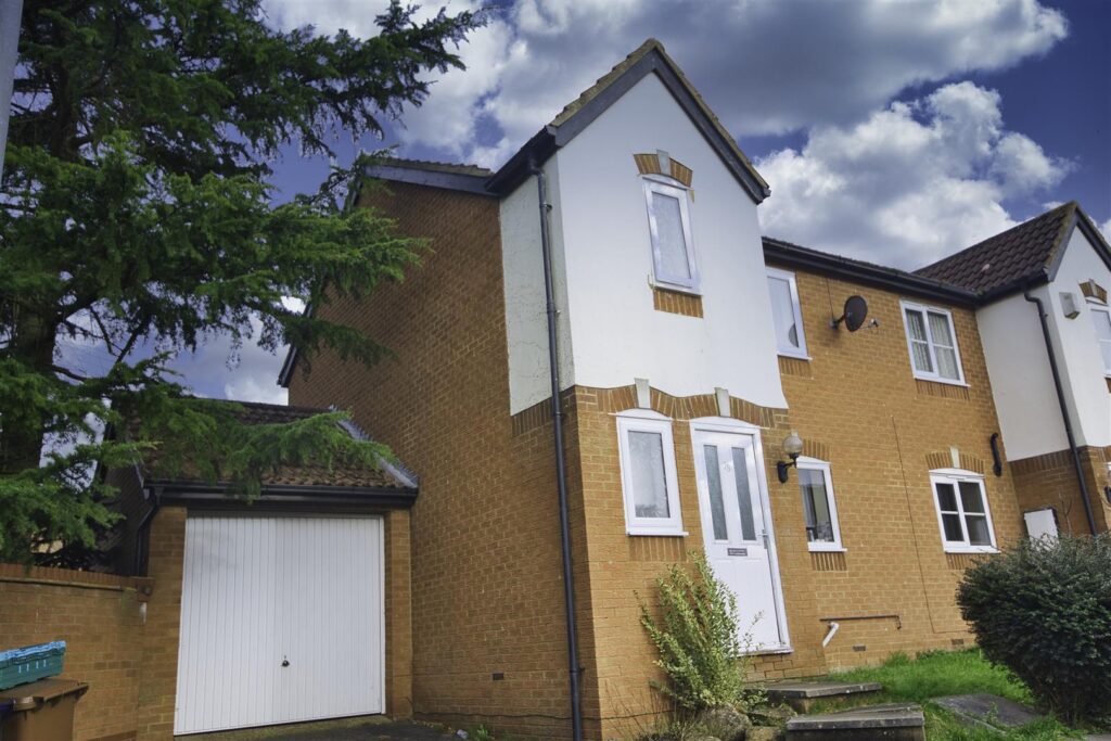 Worcester Close, Northampton
