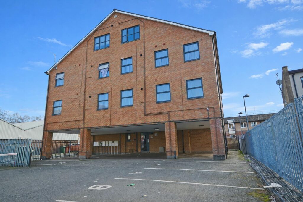 Pavilion House, Town Centre
