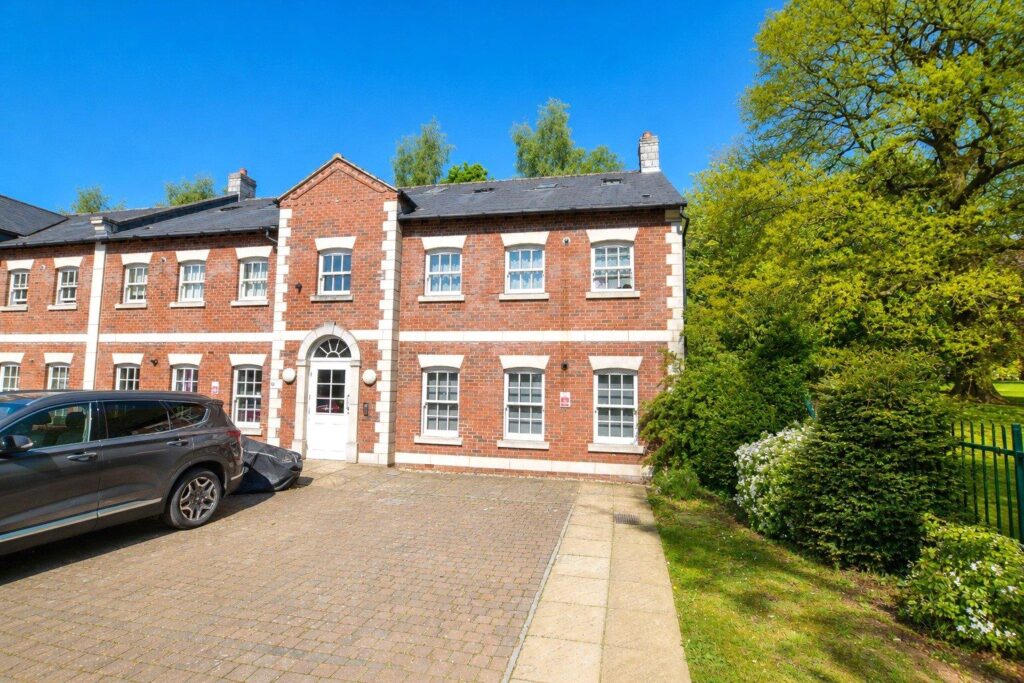 Thornton Hall Close, Northampton